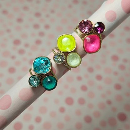 Pierścionek Golden TrioLuxe z kryształami Swarovski®, malinowy - obrazek 4