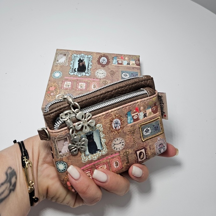 Portfel S z brelokiem Cats khaki - obrazek 4